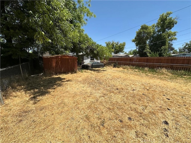 828 W 23rd St, Merced, CA 95340 - view of yard