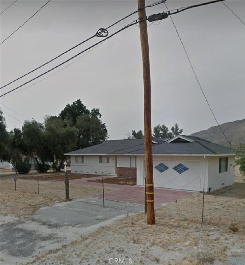 967 E Main St, San Jacinto, CA 92583 - view of front facade with driveway