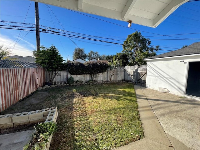 2221 Granada Ave, Long Beach, CA 90815 - view of yard featuring a patio area