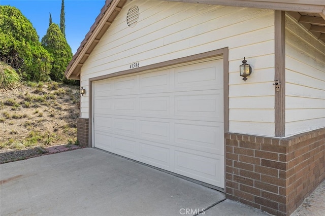 41586 Zinfandel Ave, Temecula, CA 92591 - garage featuring driveway