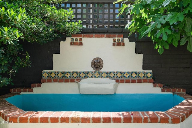 2384 E Orange Grove Blvd, Pasadena, CA 91104 - view of pool