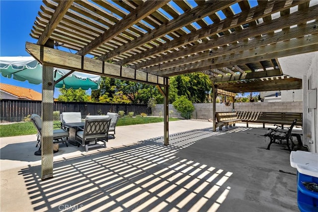 39985 Falcon Way, Murrieta, CA 92562 - fenced backyard with outdoor dining area, a pergola, and a patio area