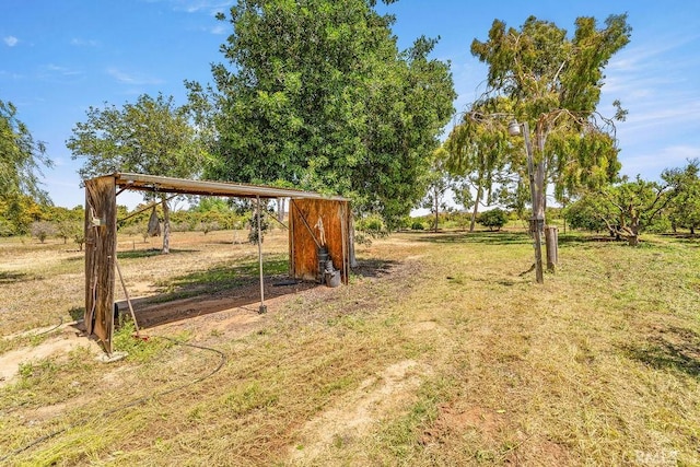 2189 Myers St, Riverside, CA 92503 - view of green lawn