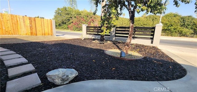 5818 Tyler St, Riverside, CA 92503 - view of yard