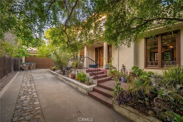125 W 11th St, Claremont, CA 91711 - entrance to property featuring stucco siding