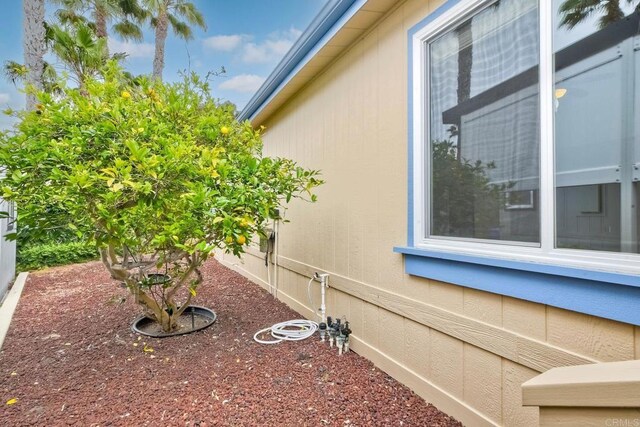 6496 Friendly Pl, Carlsbad, CA 92011 - view of side of home