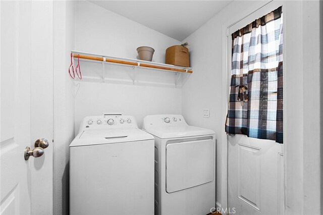 1863 Norwood Dr, Paradise, CA 95969 - laundry area with washer and clothes dryer