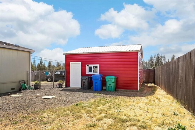 1863 Norwood Dr, Paradise, CA 95969 - view of outdoor structure featuring a fenced backyard