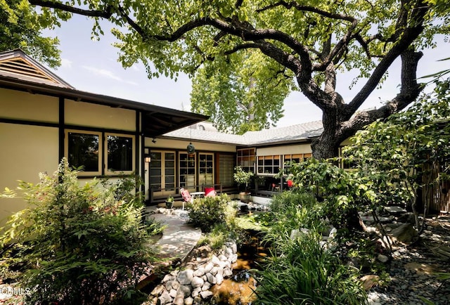 1364 N Harding Ave, Pasadena, CA 91104 - back of property featuring a patio and stucco siding