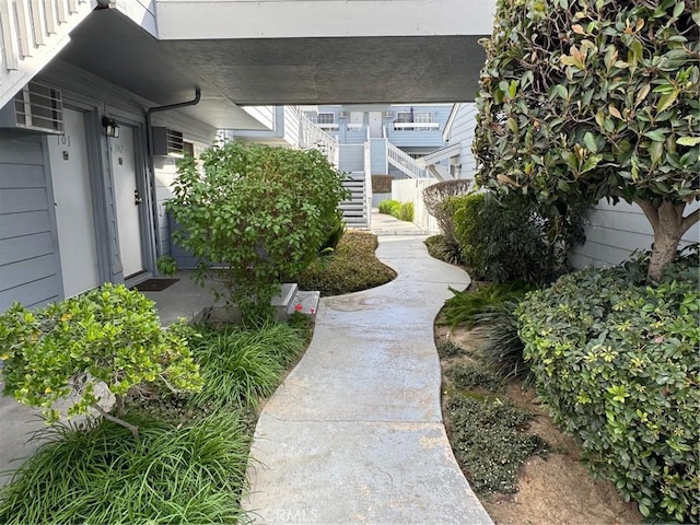 20930 Parthenia St Unit 109, Canoga Park, CA 91304 - view of yard with stairway