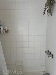 2415 Cabrillo Ave, Torrance, CA 90501 - full bath with shower / bathtub combination with curtain