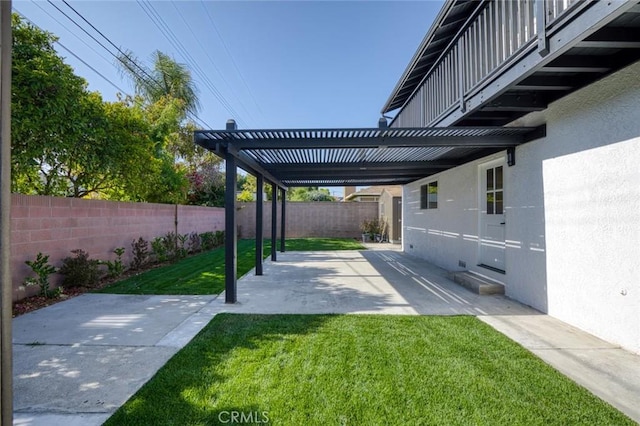 11091 Ranger Dr, Los Alamitos, CA 90720 - view of yard with a patio