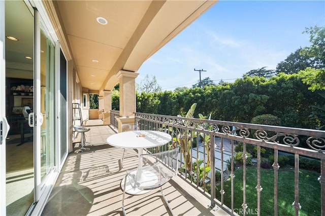553 Woodward Blvd, Pasadena, CA 91107 - view of balcony