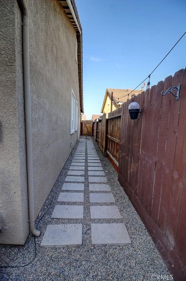 691 Pinot Blanc Ct, Los Banos, CA 93635 - view of property exterior with stucco siding