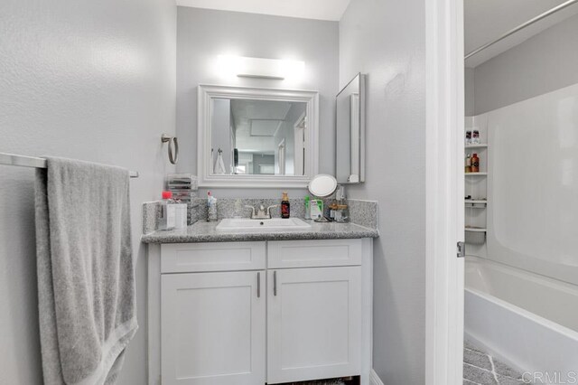 264 Espanas Gln, Escondido, CA 92026 - full bath with vanity and tub / shower combination