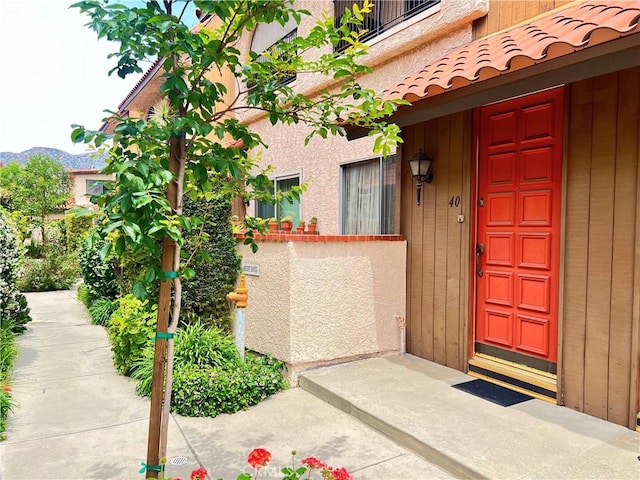 1711 Grismer Ave Unit 40, Burbank, CA 91504 - property entrance featuring a tiled roof