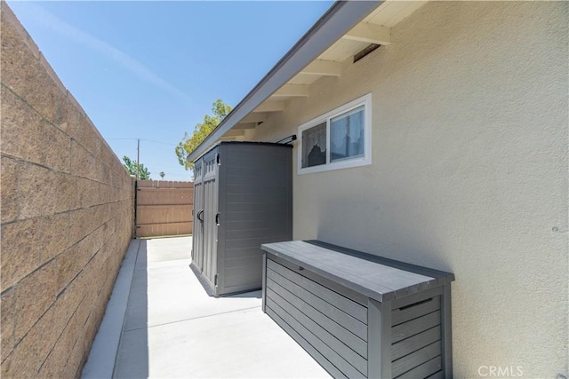 5611 Harold St, Riverside, CA 92503 - view of patio / terrace