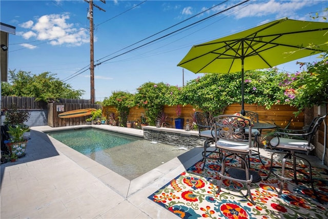 4538 Conquista Ave, Lakewood, CA 90713 - view of pool featuring a patio area and a fenced backyard