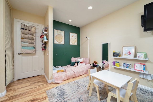 2627 Mangrove Way, Riverside, CA 92506 - rec room featuring light wood-style floors, baseboards, and recessed lighting