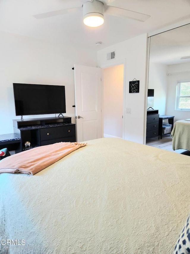 3125 Harbor Blvd, Oxnard, CA 93035 - bedroom with a ceiling fan