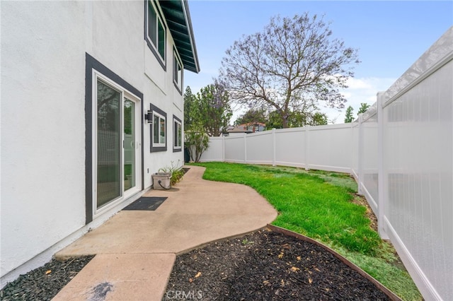 1468 Lemon Grove Dr, Upland, CA 91786 - view of yard with a patio area