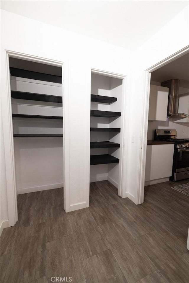 5760 Falling Leaf Ln, Jurupa Valley, CA 92509 - view of closet