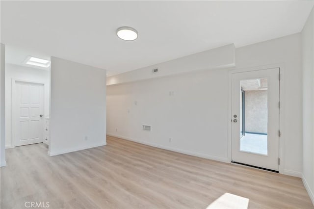 900 Cedar St Unit 308, El Segundo, CA 90245 - empty room featuring light wood-style floors