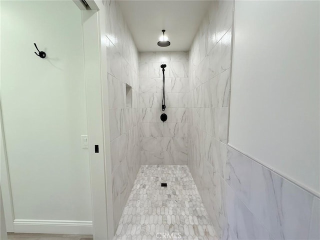 26871 Recodo Ln, Mission Viejo, CA 92691 - bathroom featuring a tile shower