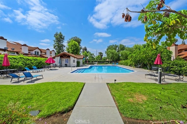1132 Santiago Dr Unit 11, Placentia, CA 92870 - community pool with a yard and a patio area