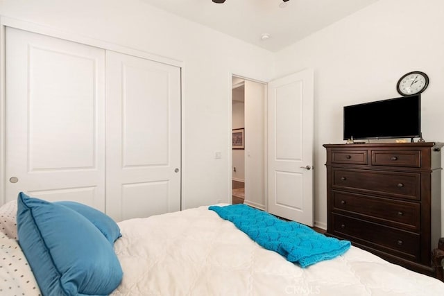 24190 Evesong Dr, Corona, CA 92883 - bedroom with a closet and ceiling fan