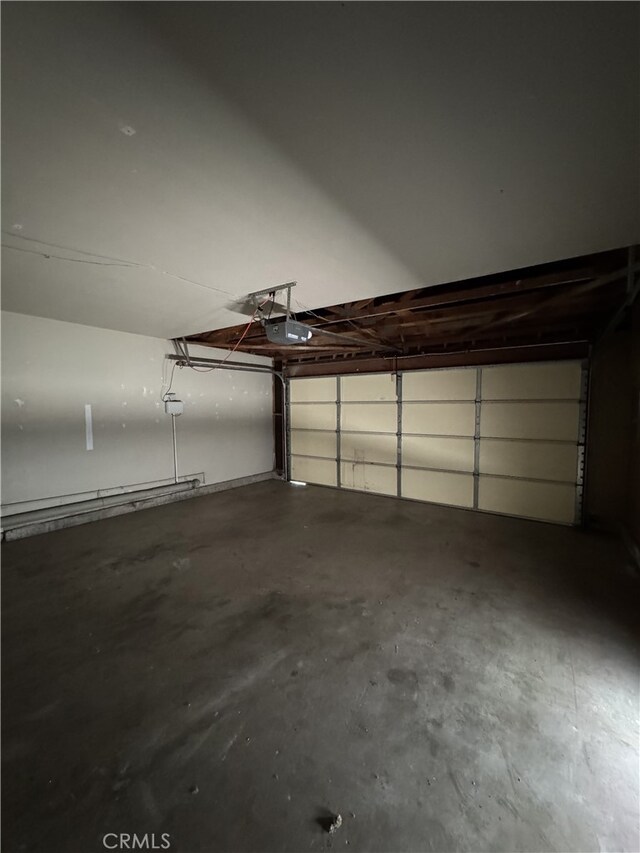 3178 Dogwood Dr, Corona, CA 92882 - garage with a garage door opener