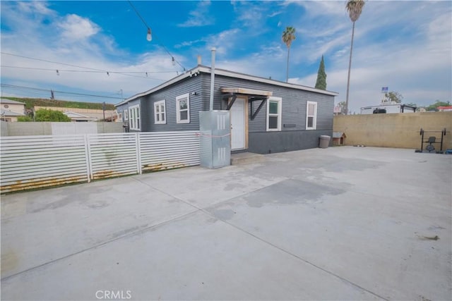 5837 Esperanza Ave, Whittier, CA 90606 - view of front facade featuring a patio