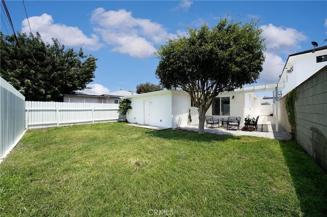3037 Pacific Ave, Long Beach, CA 90806 - view of yard featuring a patio