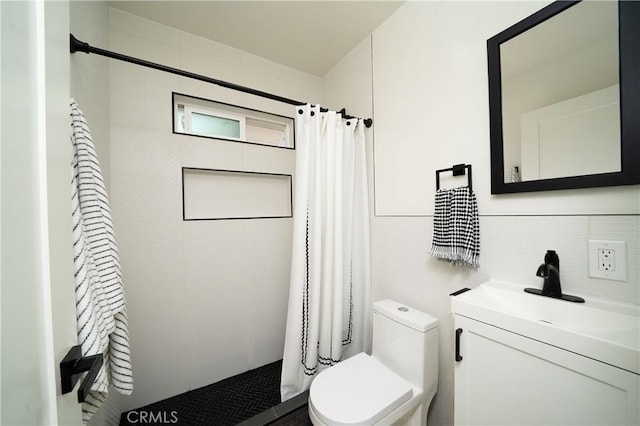 3037 Pacific Ave, Long Beach, CA 90806 - full bathroom featuring vanity, a tile shower, and toilet