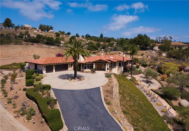 28306 Crescent Hill Way, Escondido, CA 92026 - view of front of house with curved driveway and a garage