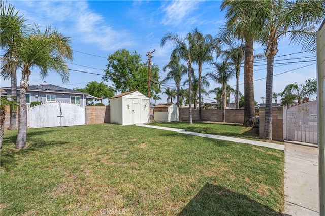 4909 Sepulveda Ave, San Bernardino, CA 92404 - view of yard featuring a gate