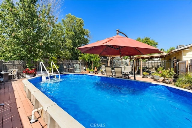 2 Comstock Rd, Chico, CA 95928 - view of pool featuring outdoor dining area and a fenced backyard