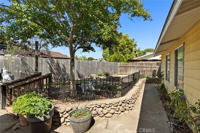 2 Comstock Rd, Chico, CA 95928 - view of fenced backyard