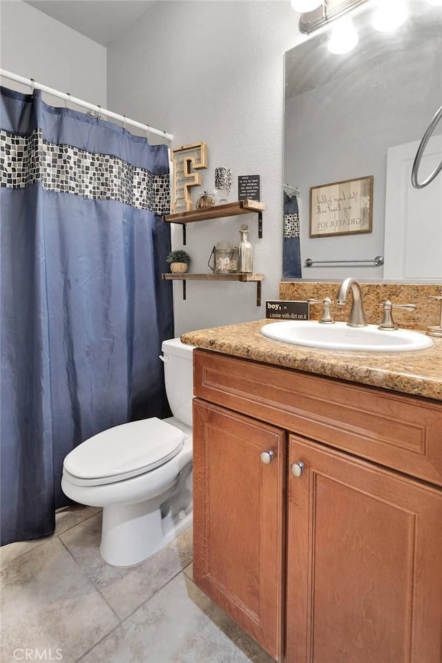 26822 Corona Dr, Helendale, CA 92342 - full bathroom featuring toilet, vanity, and a shower with curtain