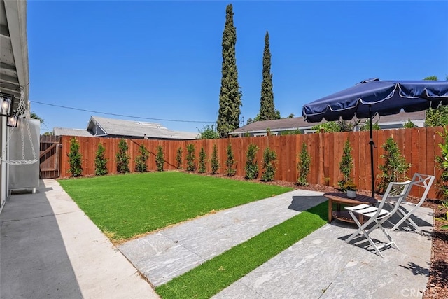 217 N Mcclay St, Santa Ana, CA 92701 - view of yard with a patio