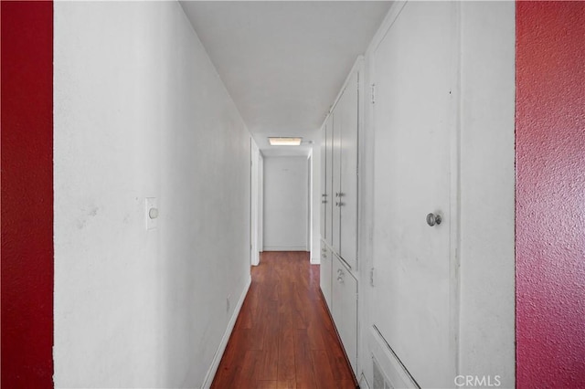 5331 Vallecito Ave, Westminster, CA 92683 - hall featuring wood finished floors and baseboards