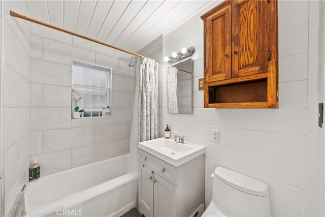 2324 Manchester Ave, Cardiff By The Sea, CA 92007 - bathroom featuring vanity, toilet, and shower / bath combination with curtain