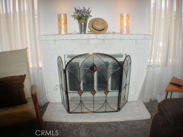 1412 Colonial Way, San Jacinto, CA 92583 - detailed view of a brick fireplace