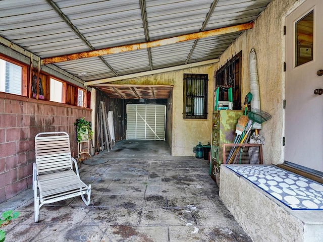 639 Magnolia Ave, Inglewood, CA 90301 - view of garage