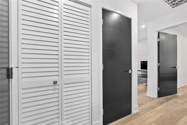 178 S Euclid Ave Unit 106, Pasadena, CA 91101 - hall featuring light wood-type flooring, baseboards, and recessed lighting