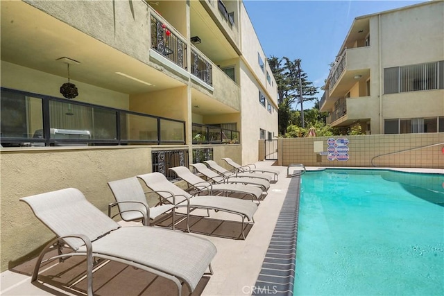 11970 Montana Ave Unit 102, Brentwood, CA 90049 - view of community pool