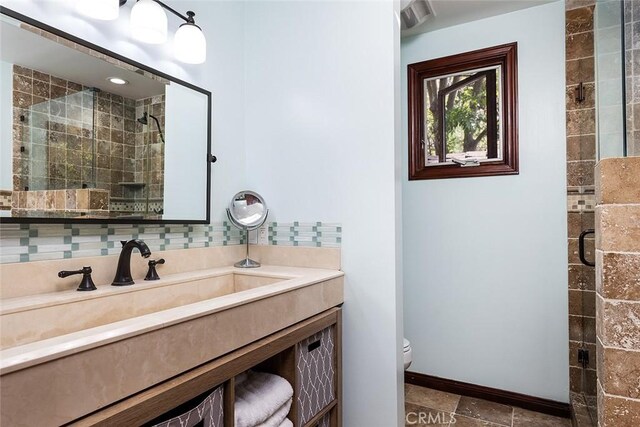 881 Country Club Dr, Burbank, CA 91501 - photo 14