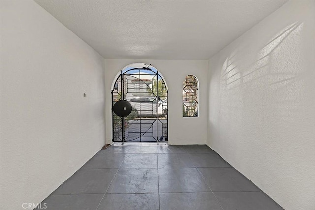 874 41st Ave, San Francisco, CA 94121 - interior space with a textured ceiling