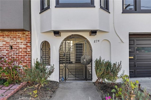 874 41st Ave, San Francisco, CA 94121 - property entrance with stucco siding