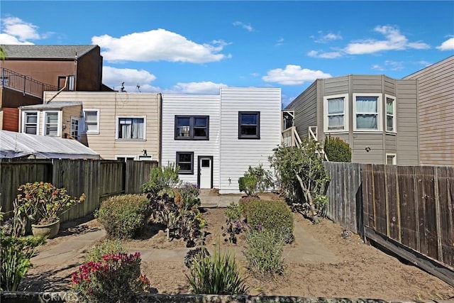 874 41st Ave, San Francisco, CA 94121 - back of house with a fenced backyard